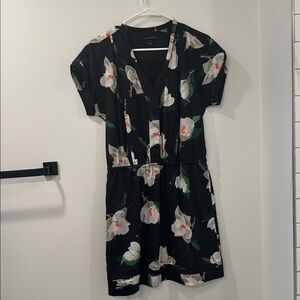 Banana republic elegant Black Floral Dress with Short Sleeves